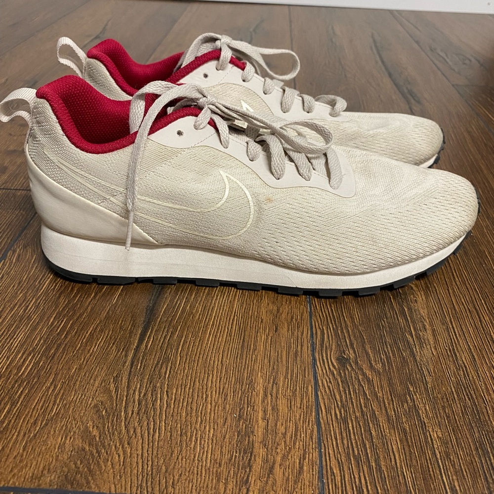 Nike Woman’s MD Runner 2 Running Shoes Beige